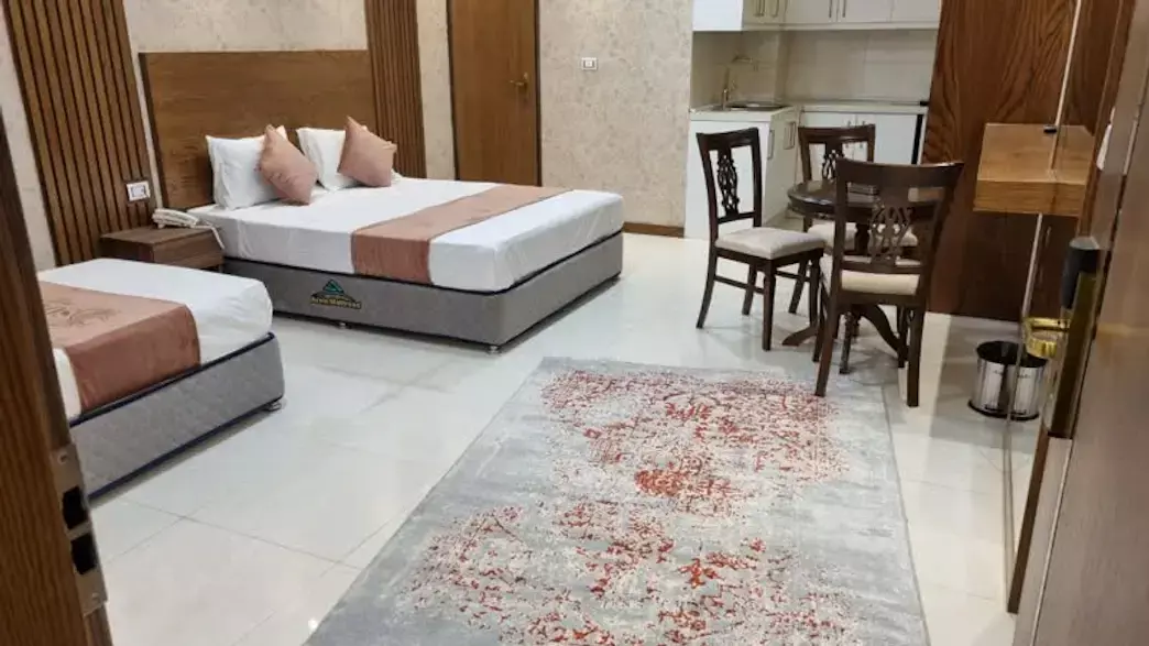 Alibaba https://cdn.alibaba.ir/ostorage/hotel-accommodation-images/6979bfa06b43e2b9afa3bfd0_سه تخته نورگیر.webp